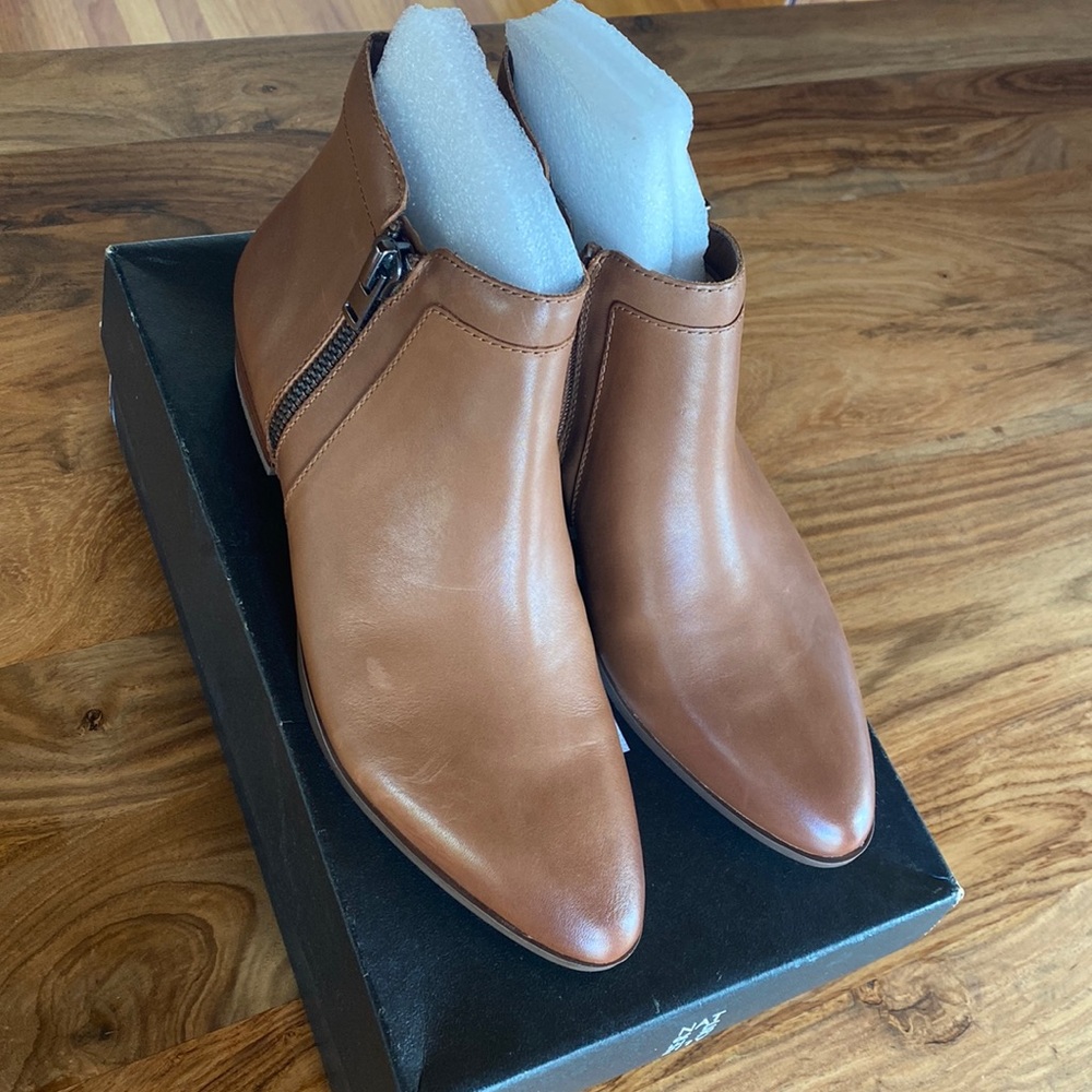 Naturlizer leather boots